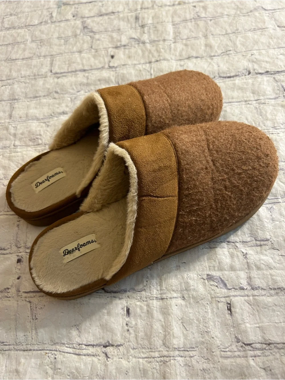 DEARFOAMS SCUFF SLIPPERS BROWN FUZZY TEXTURED FABRIC UPPER MENS (11-12)